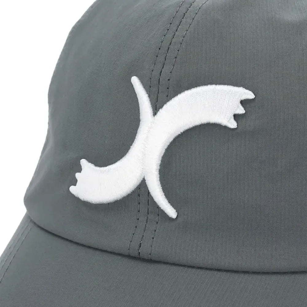 DEES / Emblem Logo Cap White