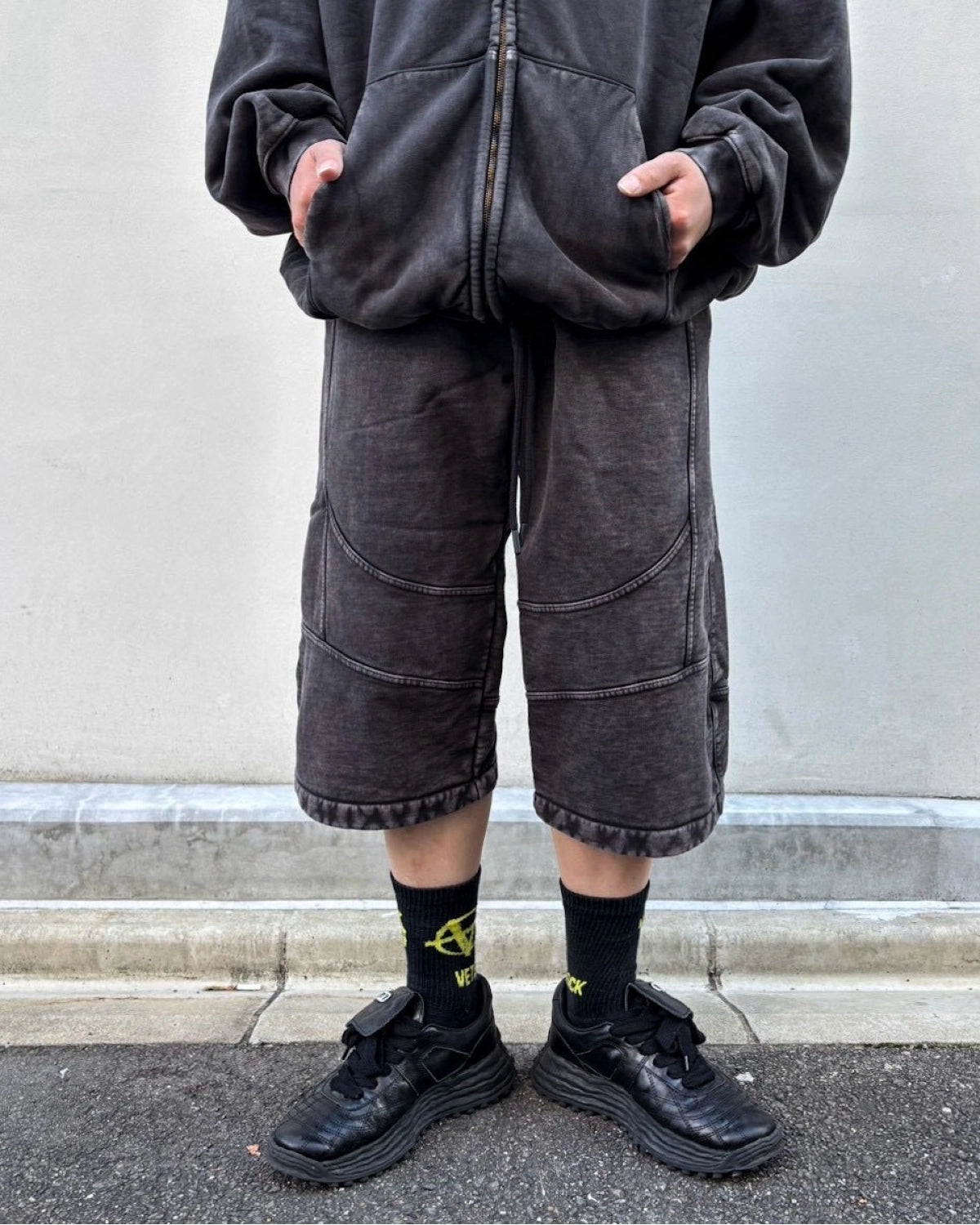 ESSENTIALS / MOTO CUTOFF SWEATPANT (RW01674-0287)