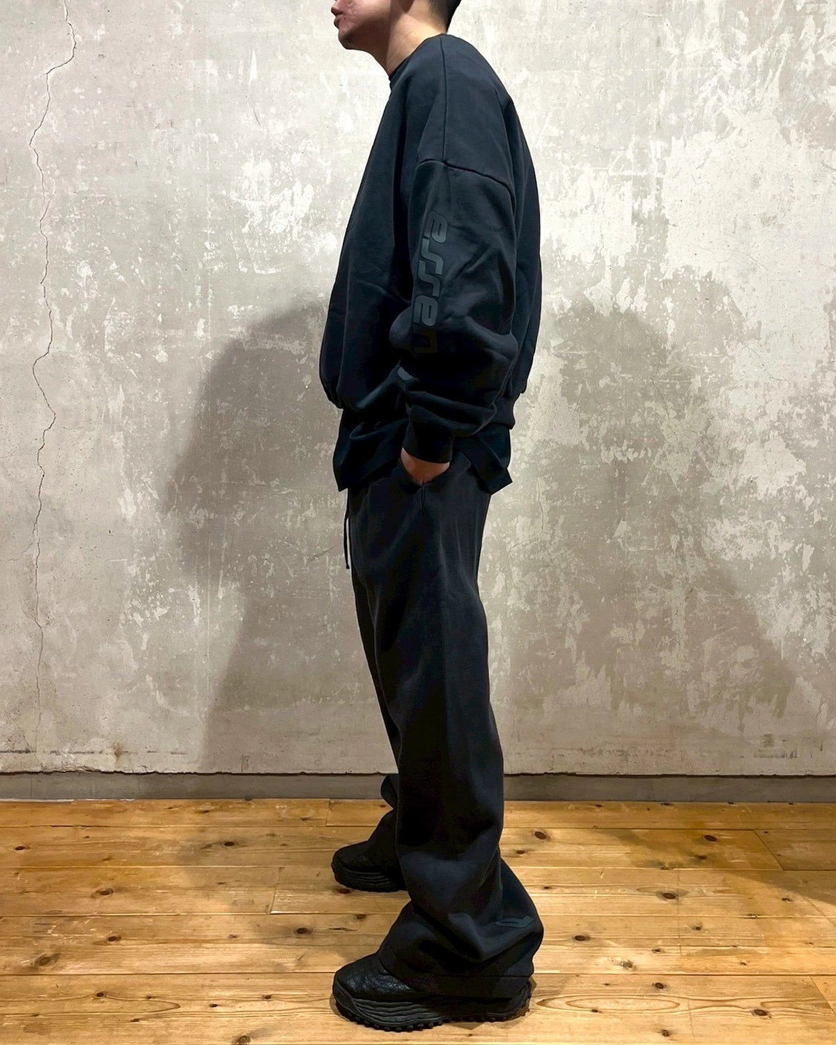 ESSENTIALS / Heavy Fleece Cropped Relaxed Sweatshirt (192HO256891F)