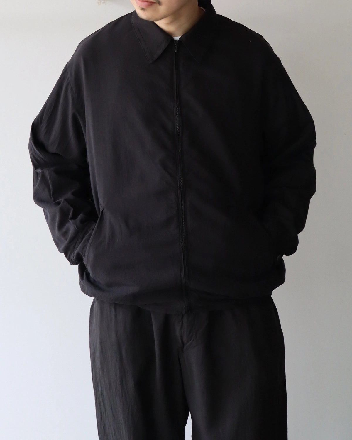 COMOLI / シルク製品染 ブルゾン (B01-01026)