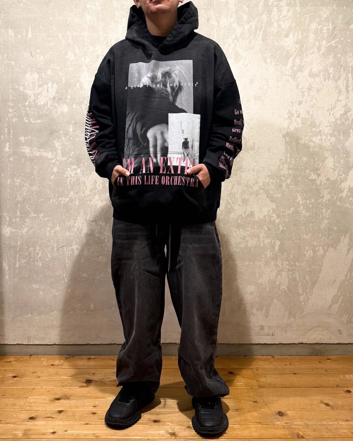 A Good Bad Influence / I AM AN EXTRA L HOODIE (AGBI-25AW-HD07)