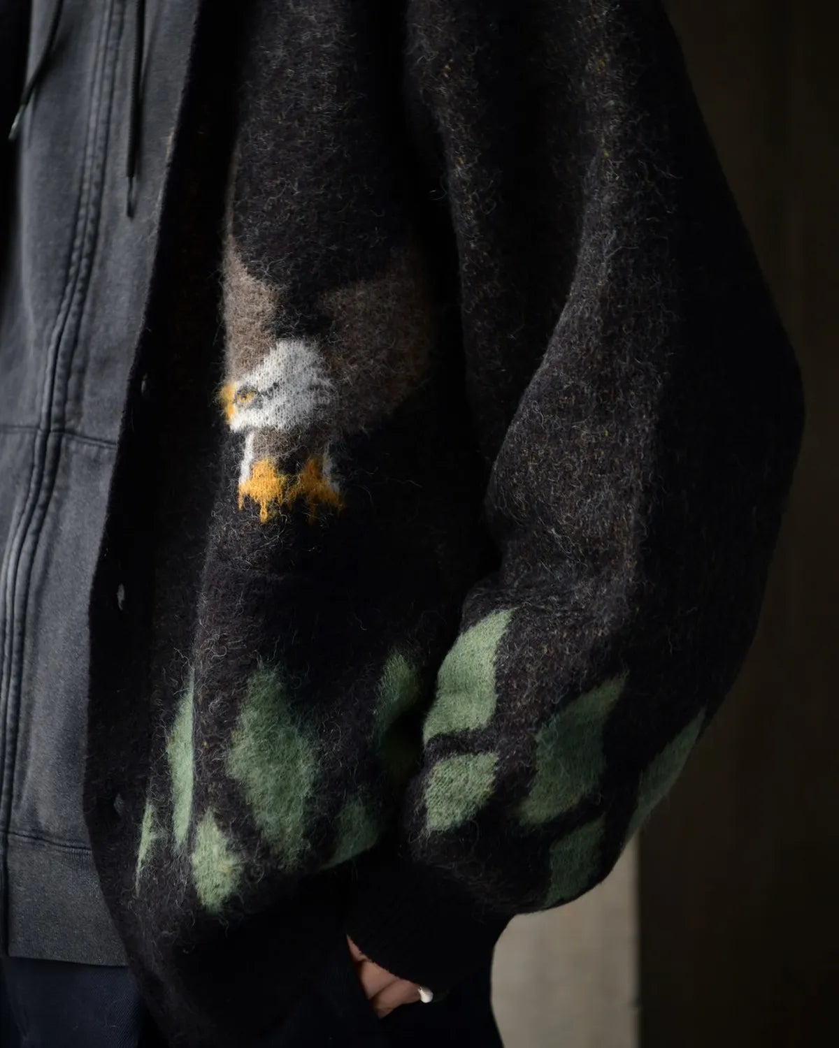 CHALLENGER / NATIVE EAGLE CARDIGAN (CLG-KN 025-008)