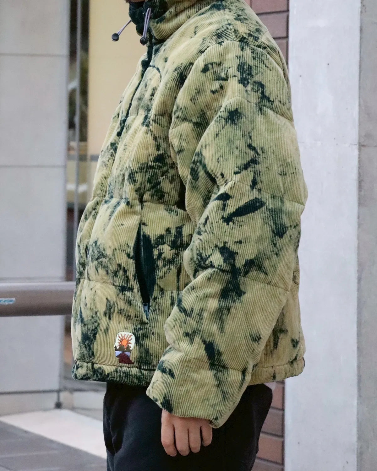 BRAIN DEAD / BLEACHDYED DIMENSION PUFFER JACKET (008004533FW25)