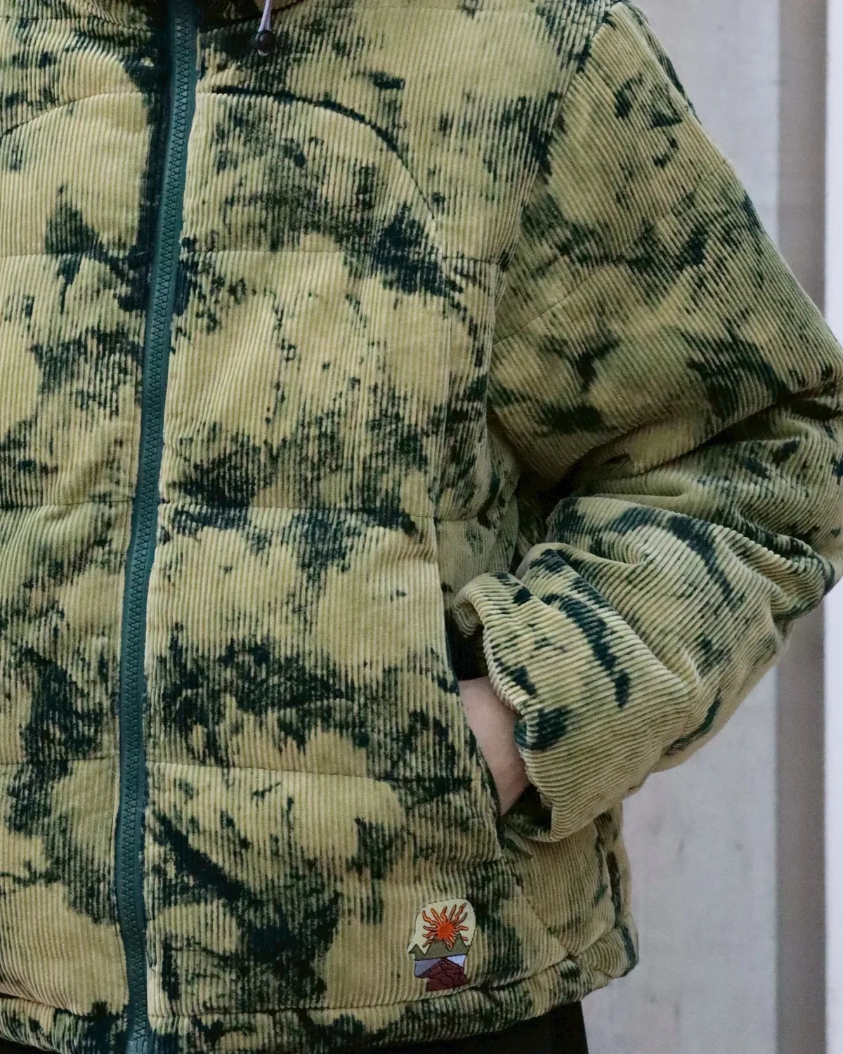 BRAIN DEAD / BLEACHDYED DIMENSION PUFFER JACKET (008004533FW25)