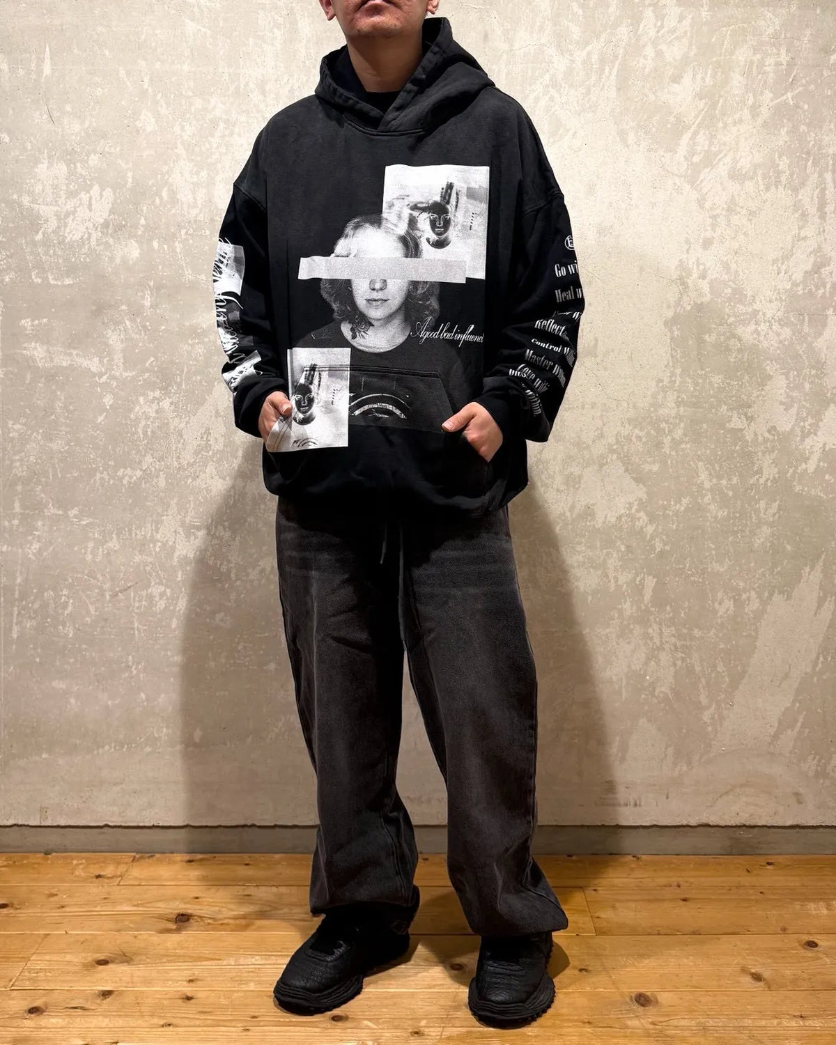 A Good Bad Influence / DON'T LOOK HOODIE (AGBI-25AW-HD06)