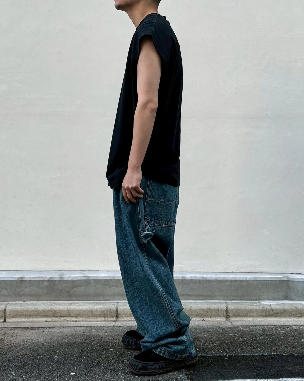 VETEMENTS / CROSS LOGO SLEEVELESS T-SHIRT (ME76TR176B)