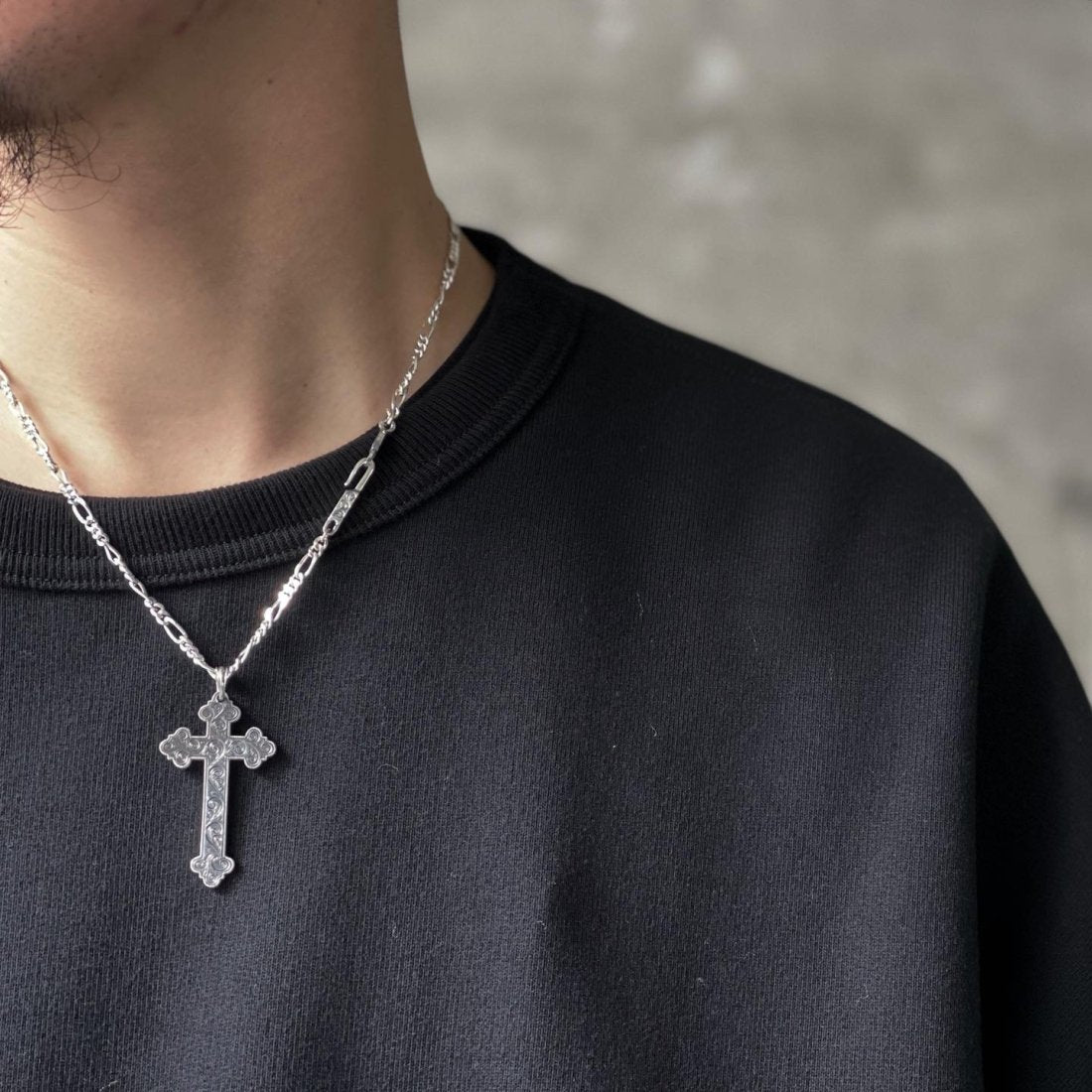 ANTIDOTE BUYERS CLUB / ENGRAVED LARGE CROSS PENDANT