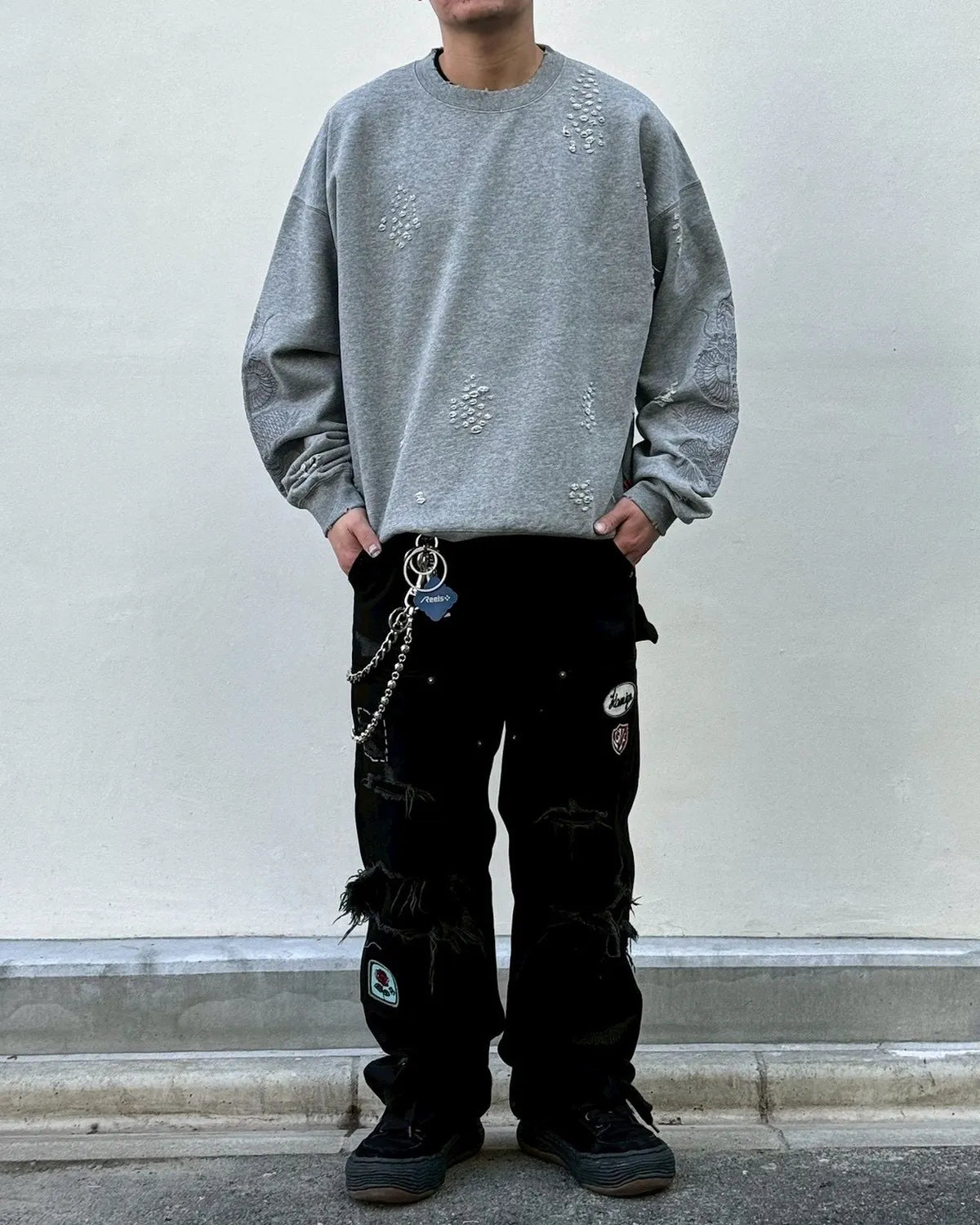 DELUXE / DELUXE × TIGHTBOOTH DAMAGE CREW SWEAT (26SD2718)