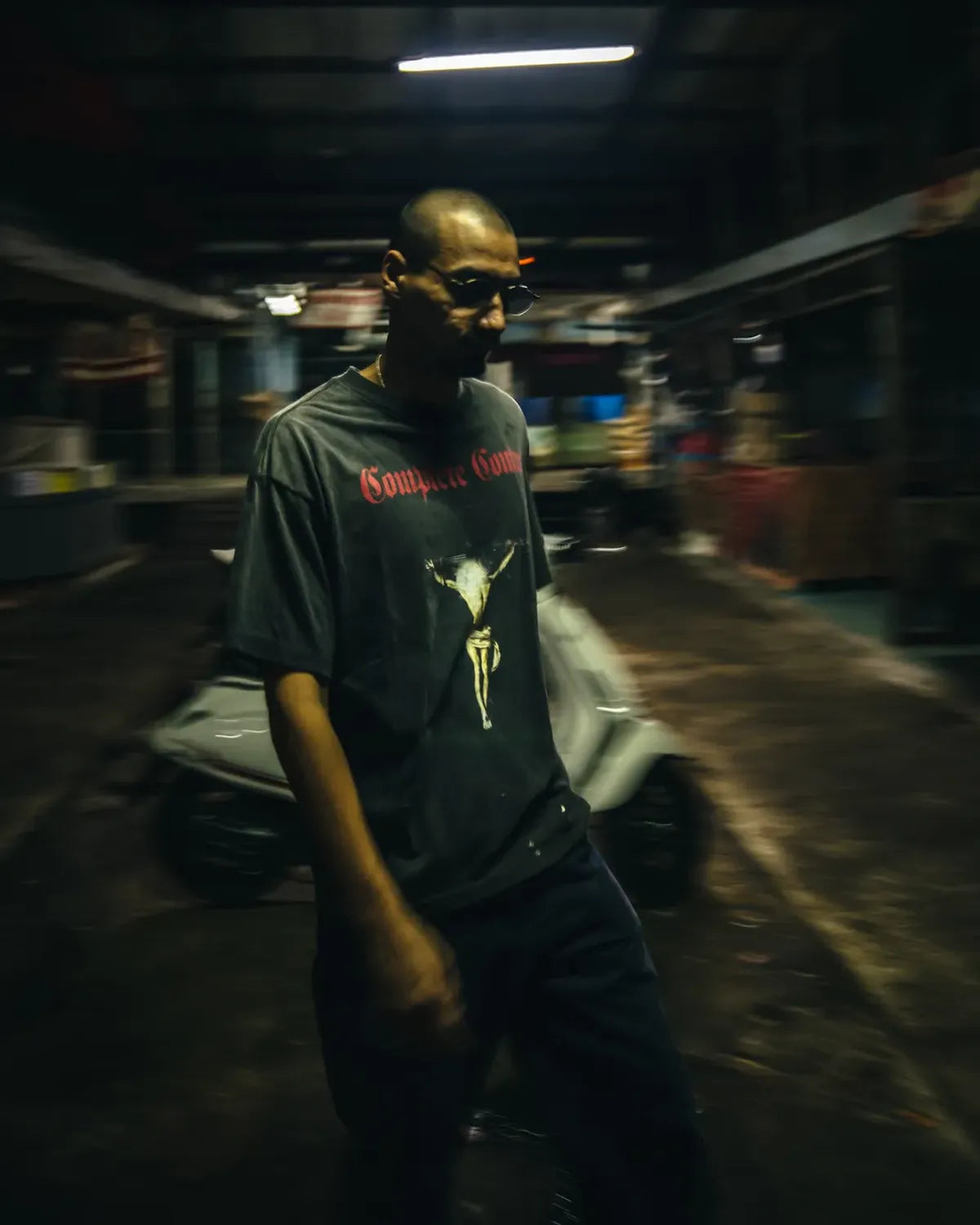 ©︎SAINT Mxxxxxx × Kosuke Kawamura / KK_SS TEE (SM-HR8-0000-C25)