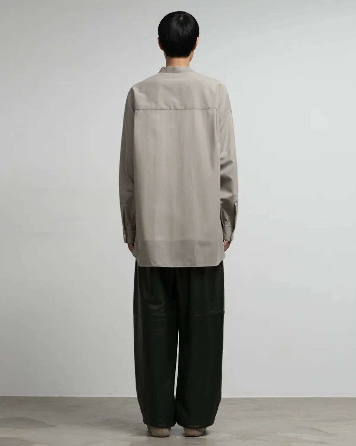 Graphpaper / Techno Wool Tropical Oversized Band Collar Shirt (GM253-50375)