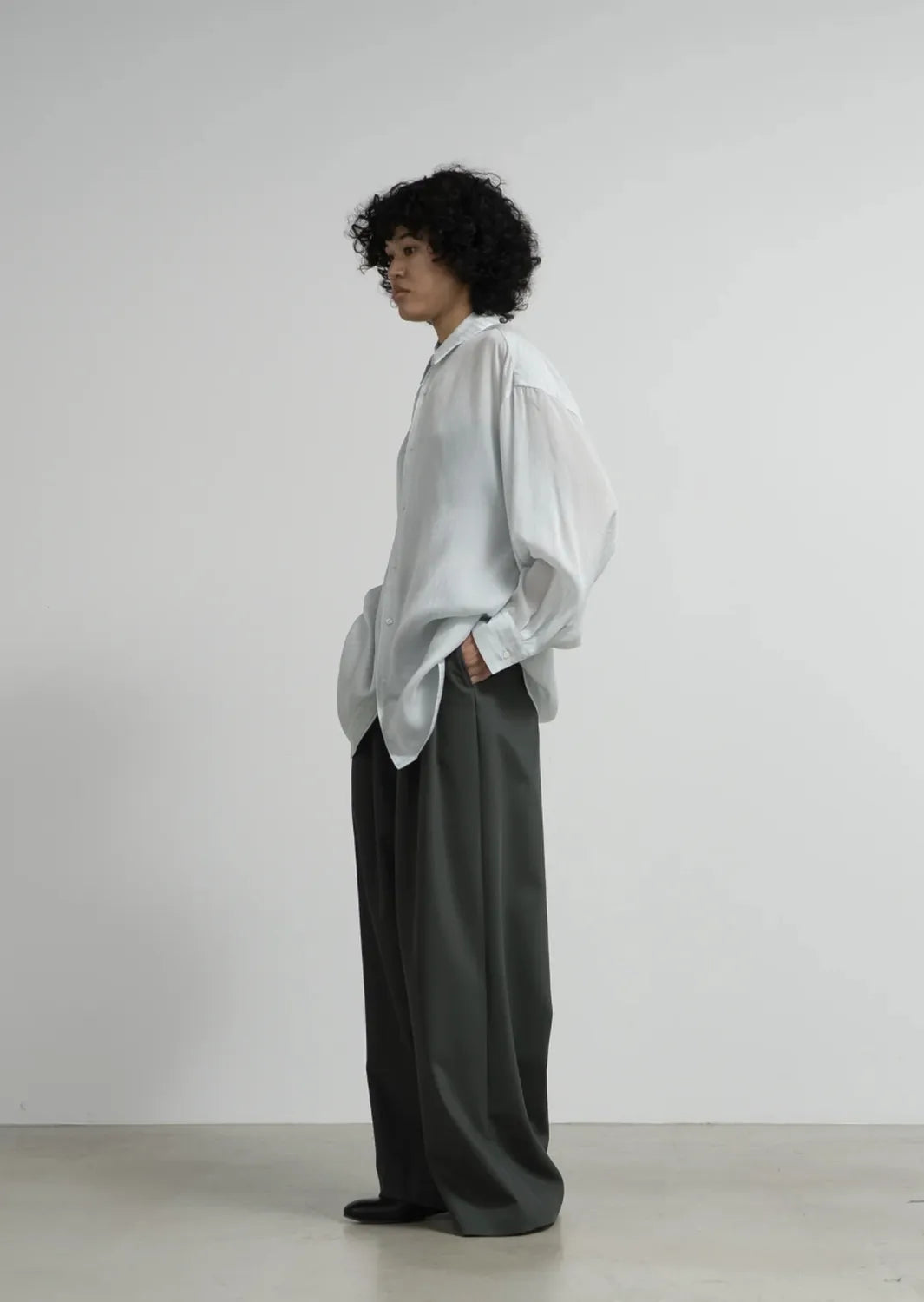 Graphpaper / Cupro Stripe Regulae Collar Long Shirt (GL253-50414)