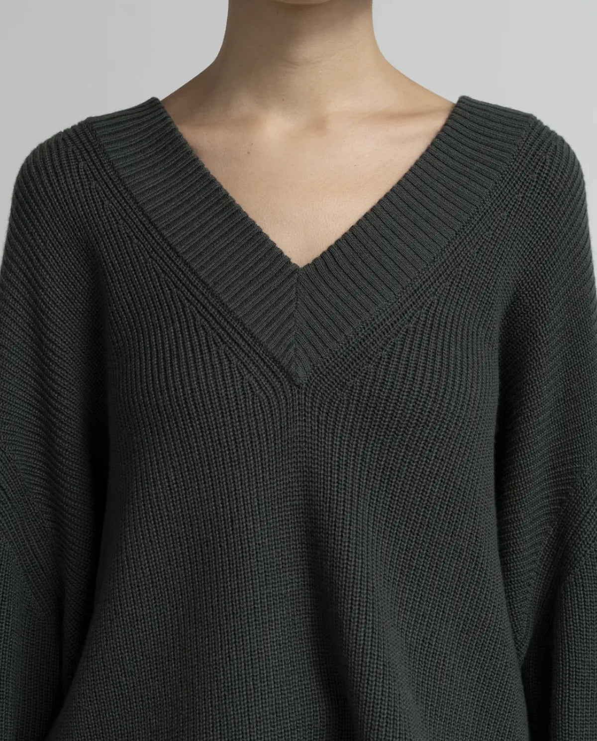 Graphpaper / Mercerized Fine Wool Oversized VNeck Knit (GL253-80466)