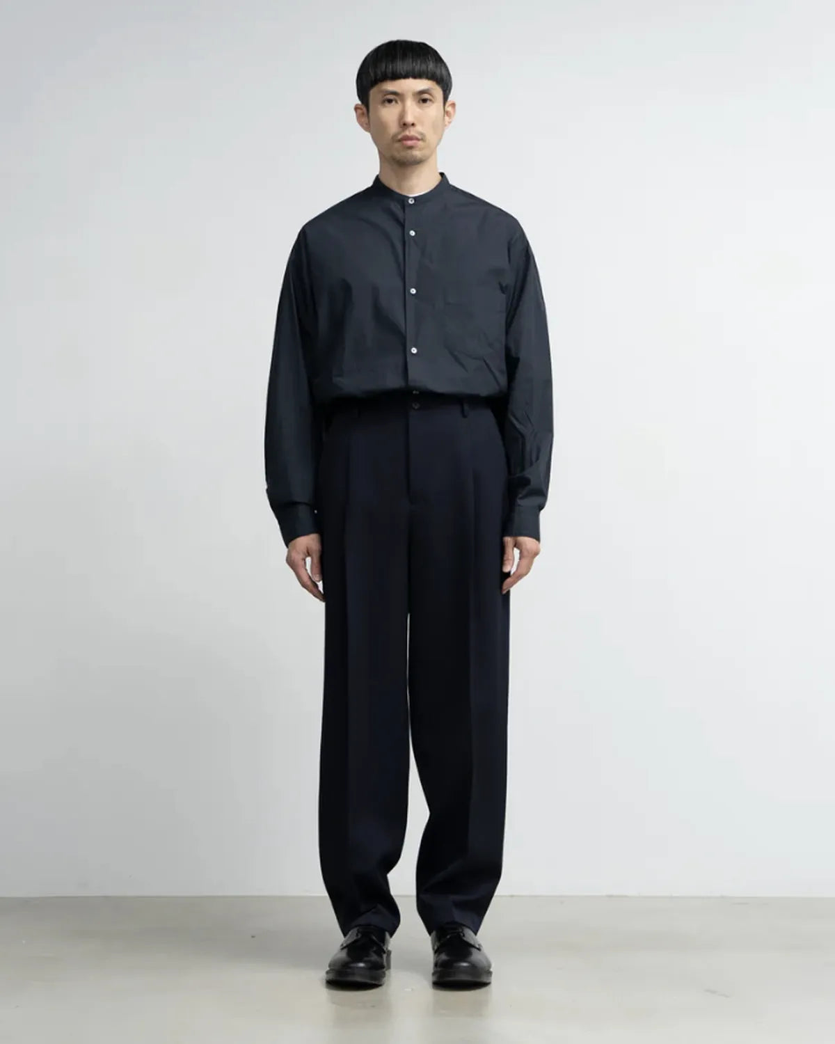Graphpaper / Scale Off Wool Tapered Trousers (GM253-40173B)