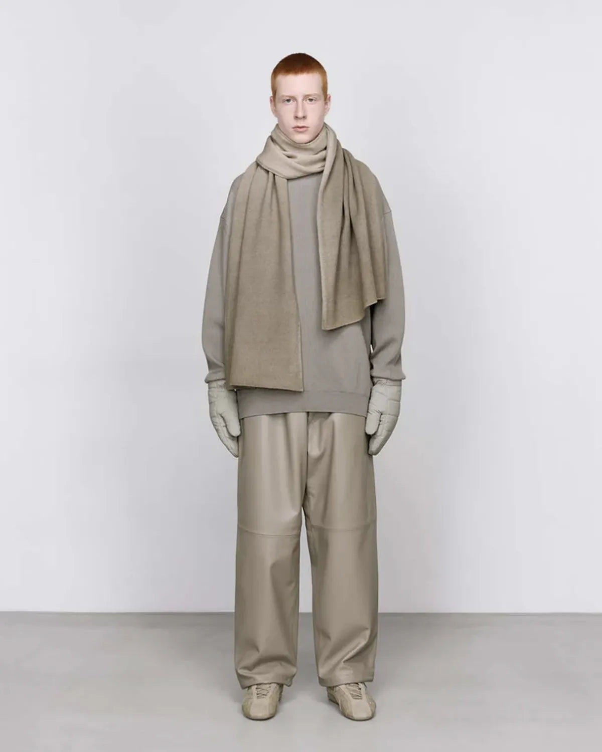 Graphpaper / Gradient Dyed Wool Knit Scarf (GU253-90494)