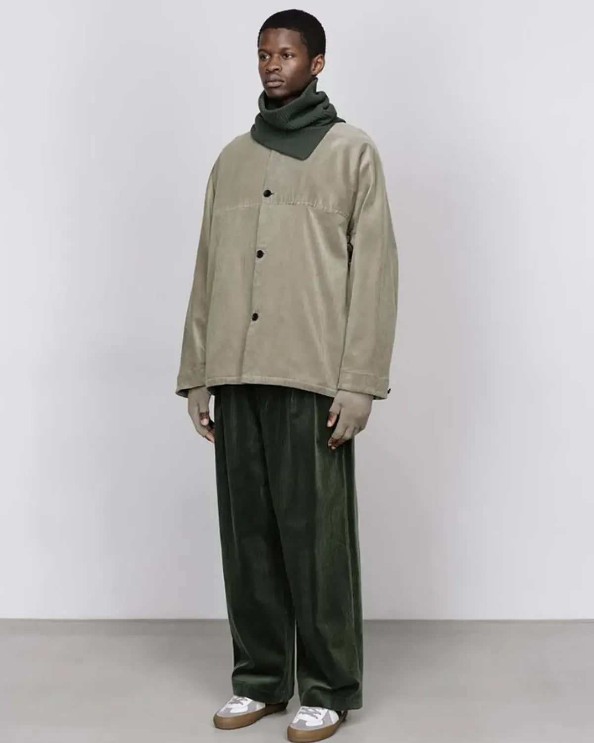 Graphpaper / Suvin Corduroy Wide Straight Trousers (GU253-40366)