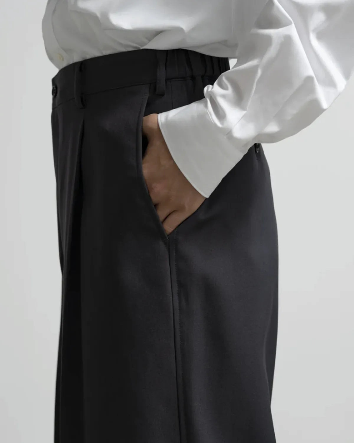 Graphpaper / Scale Off Wool Wide Slacks (GM254-40041B)