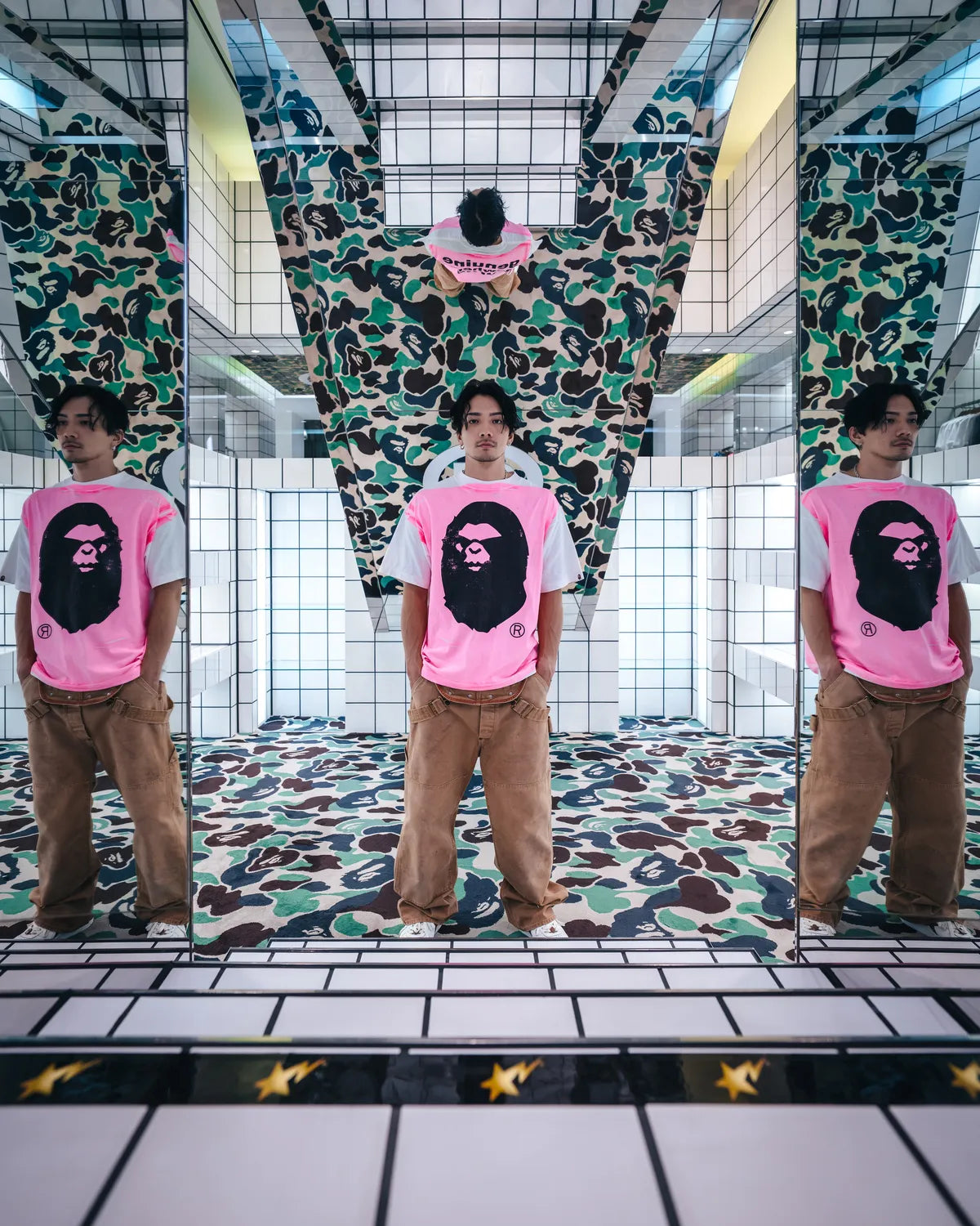 ©︎SAINT Mxxxxxx × A BATHING APE® / BEPA_SS TEE_HANDPRINT (SM-HR1-0000-C33)