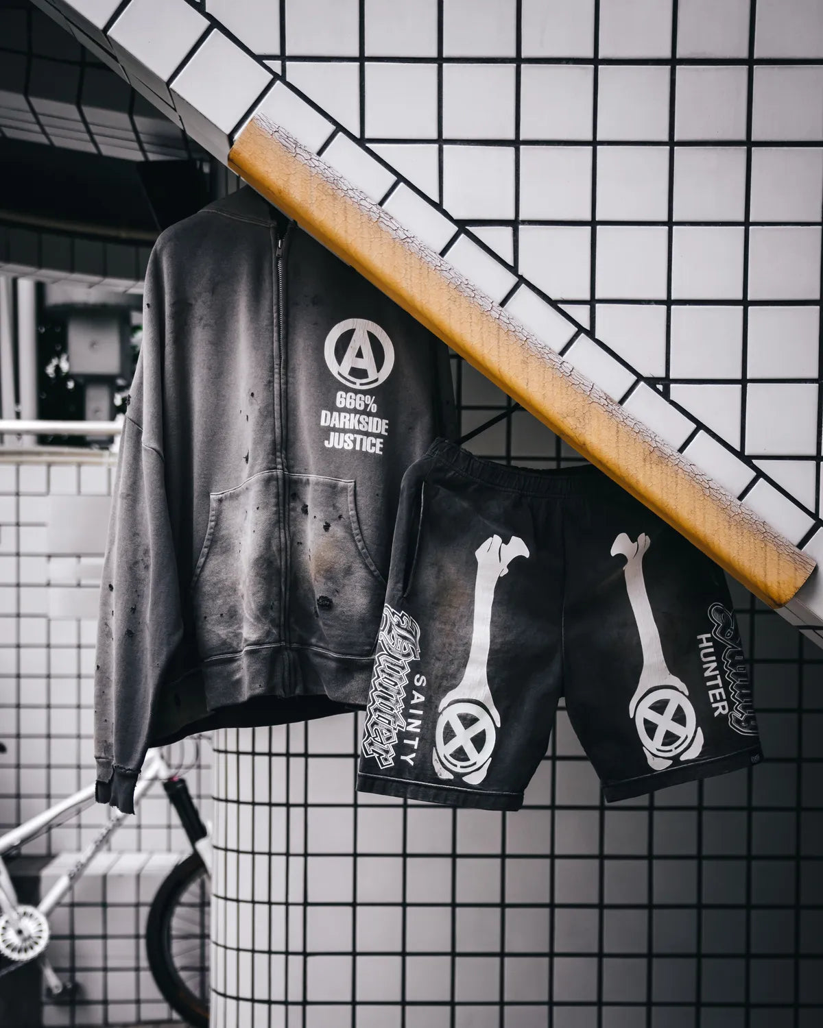 ©︎SAINT Mxxxxxx × BOUNTY HUNTER / BH_CUT SEW SHORTS / BONE (SM-HR8-0000-C33)