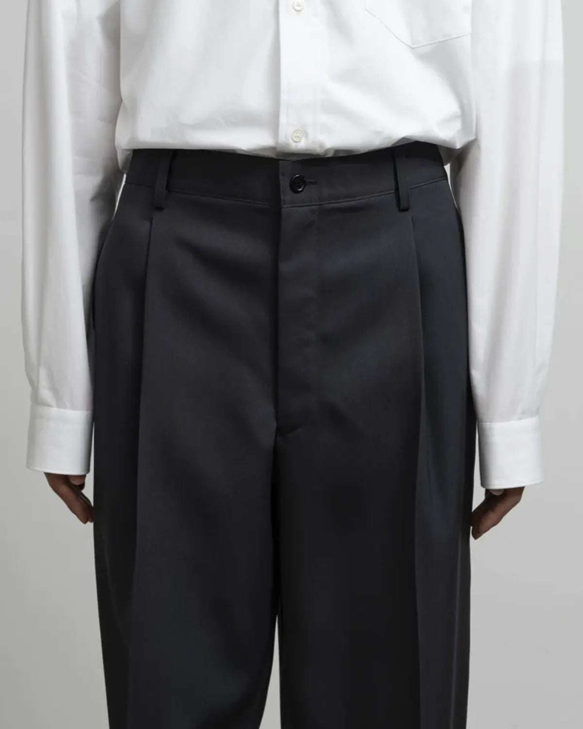 Graphpaper / Scale Off Wool Wide Tapered Slacks (GM261-40177B)