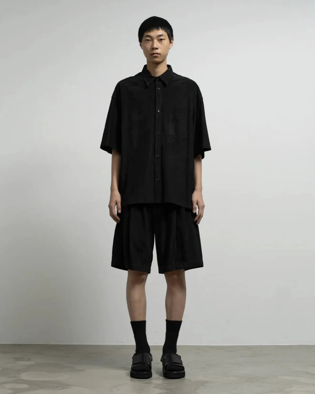 Graphpaper / Cow Nubuck Leather Wide Shorts (GM261-40408)