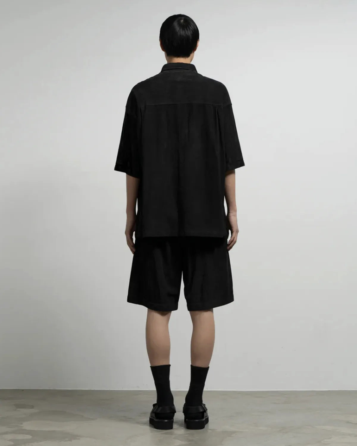 Graphpaper / Cow Nubuck Leather Wide Shorts (GM261-40408)