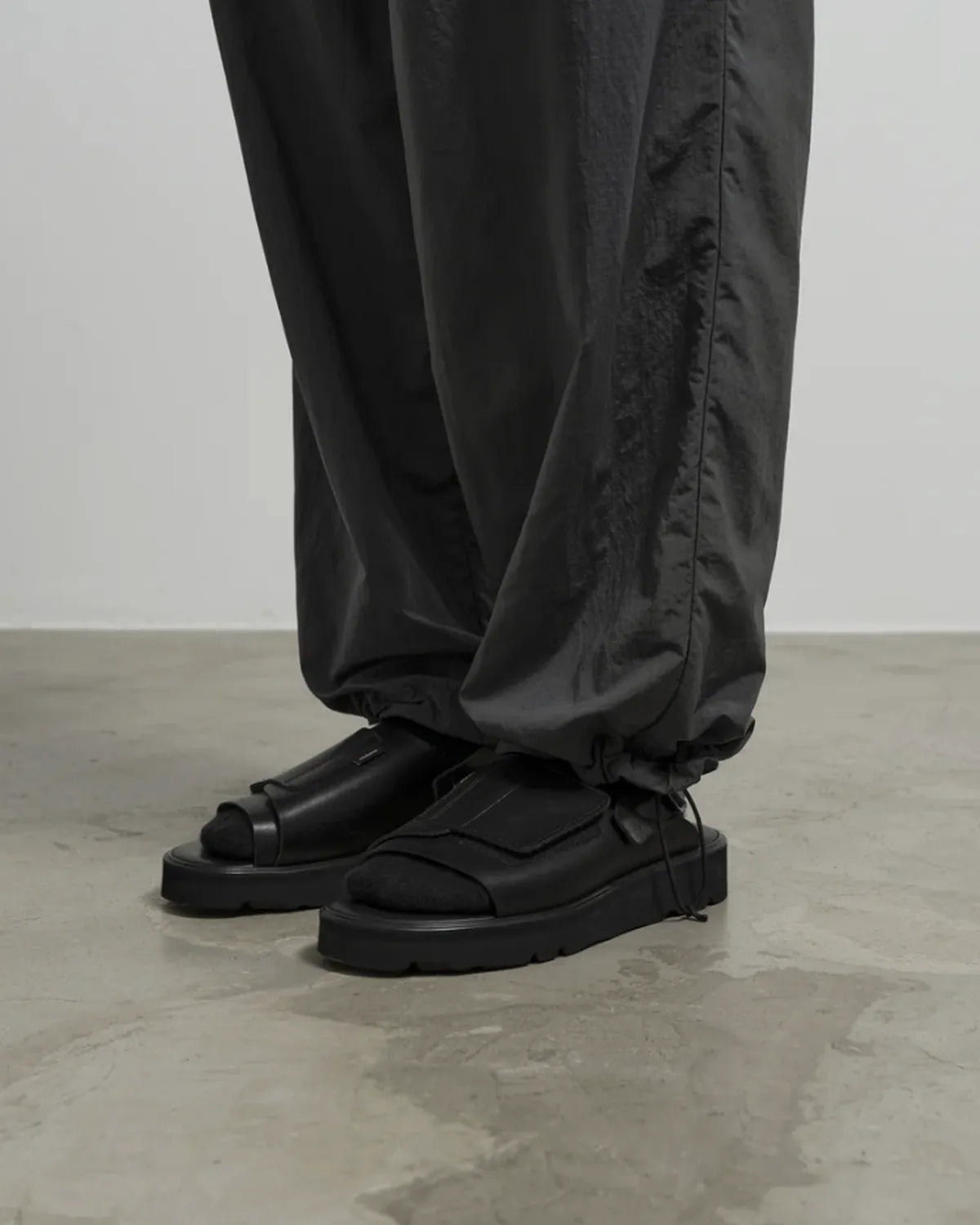 Graphpaper × NORMAL EXPERT / NORMAL EXPERT for Graphpaper 300 PANTS (NEXM261-40001)