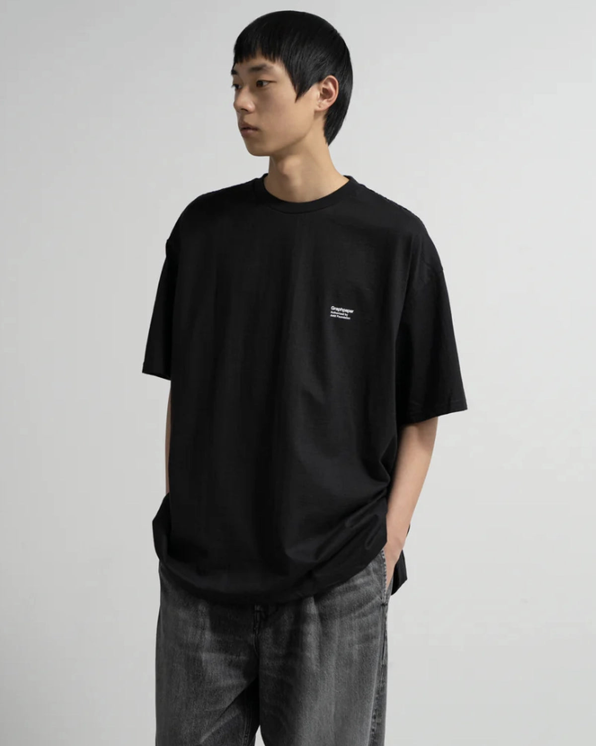 Graphpaper × JUDD Foundation / Donald Judd w/ GP S/S Crew Neck Tee (GU261-70775)