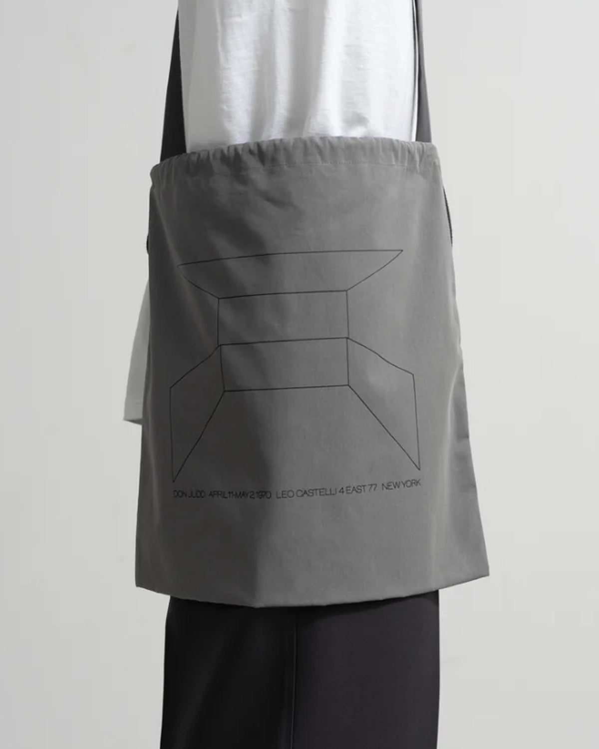 Graphpaper × JUDD Foundation / Donald Judd w/ GP Artwork Printed Drawstring Bag (GU261-90779)