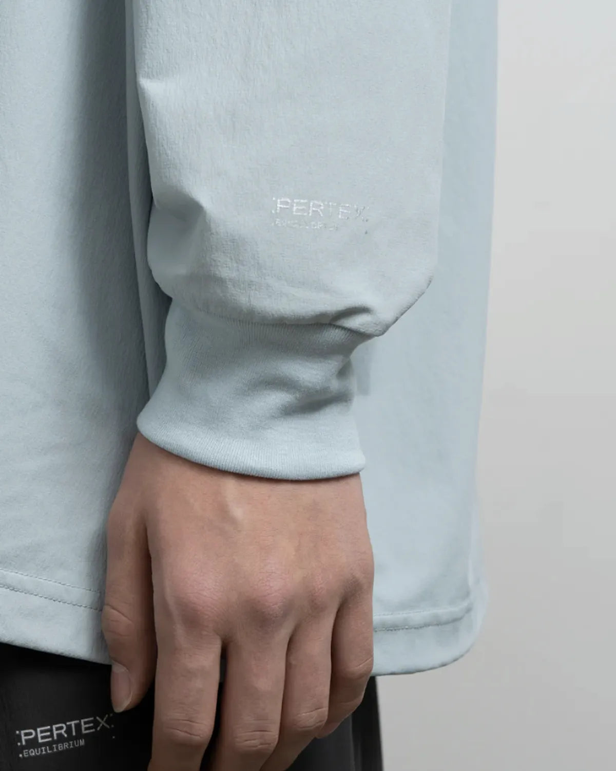 Graphpaper / PERTEX EQUILIBRIUM L/S Tech Pullover (GM261-70293)