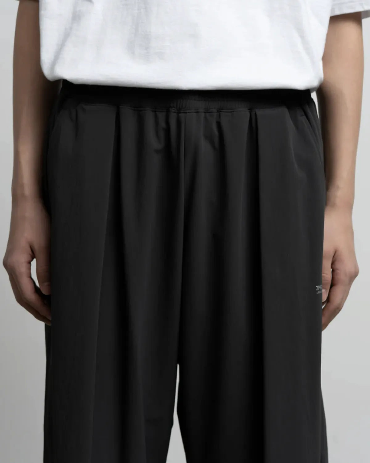 Graphpaper / PERTEX EQUILIBRIUM Wide Easy Shorts (GM261-40296)