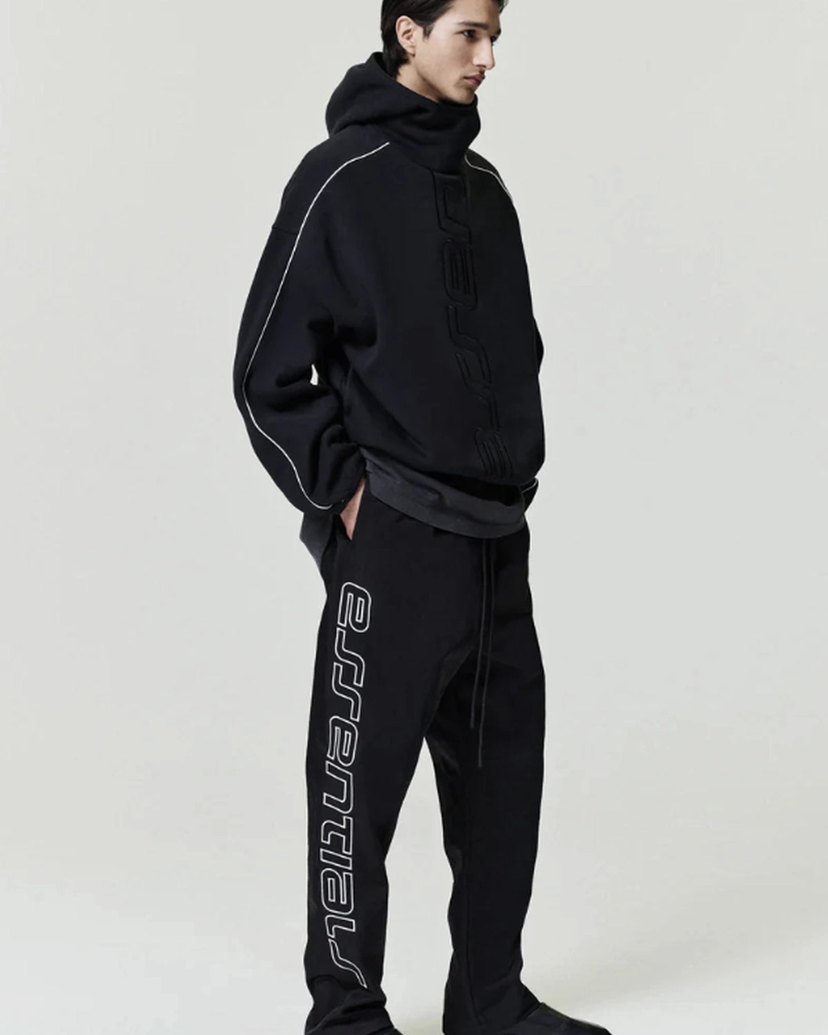 ESSENTIALS / ACTIVE TRACE RELAXED SWEATPANT (130SP268641F)