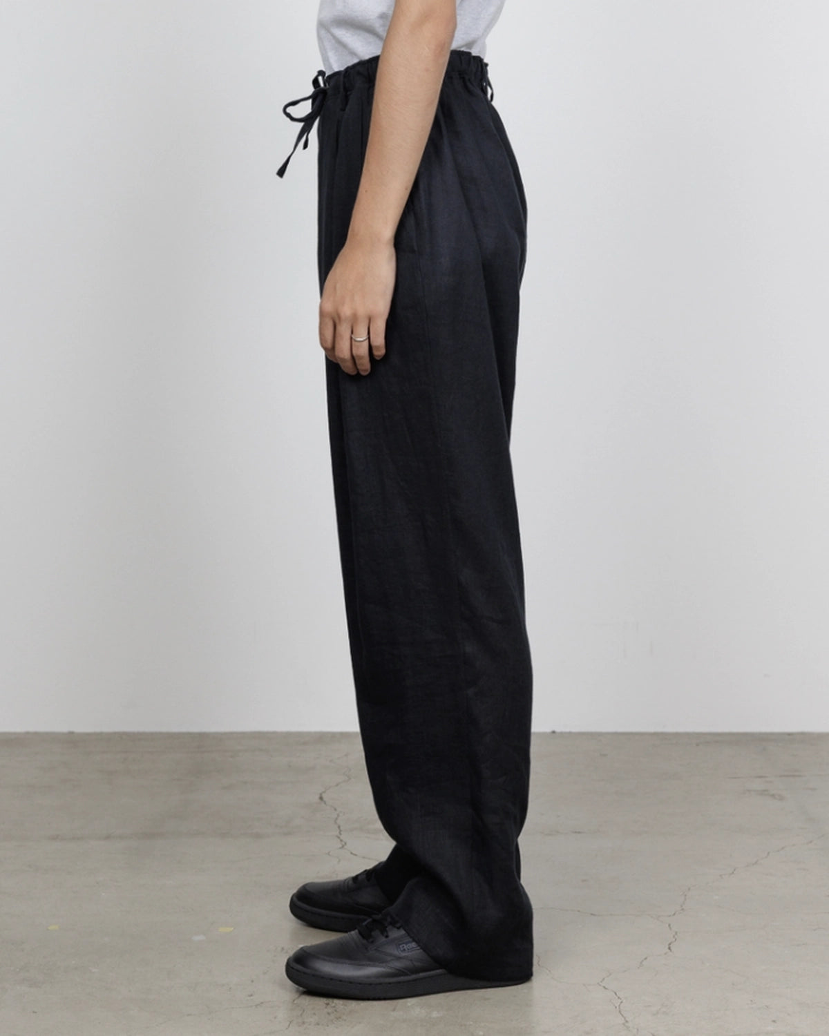 MARKAWARE / Hemp Shirting / Double Pleated Easy Trousers (A26A22PT02C)