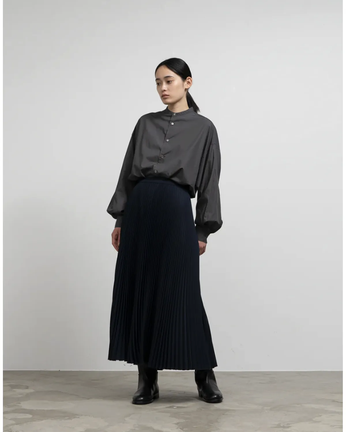 Graphpaper / Satin Pleats skirt (GL263-40092B)