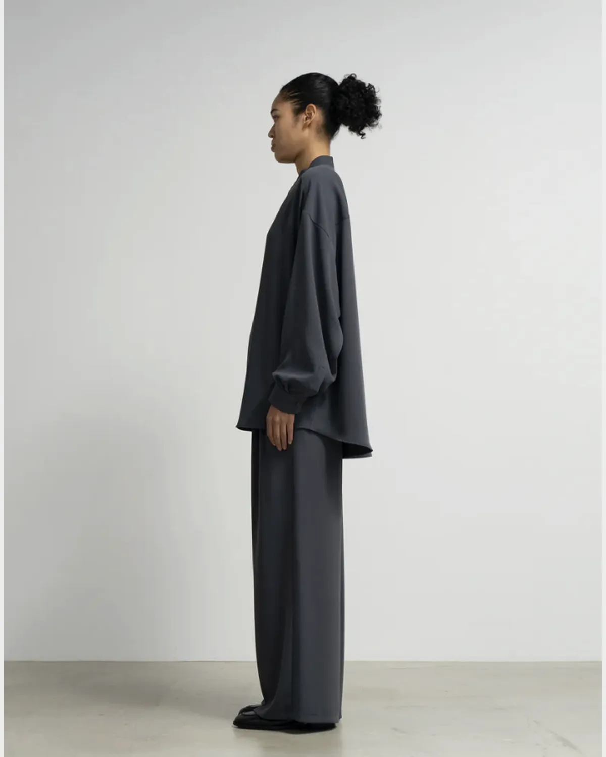Graphpaper / Satin Oversized Band Collar Shirt (GL263-50094B)