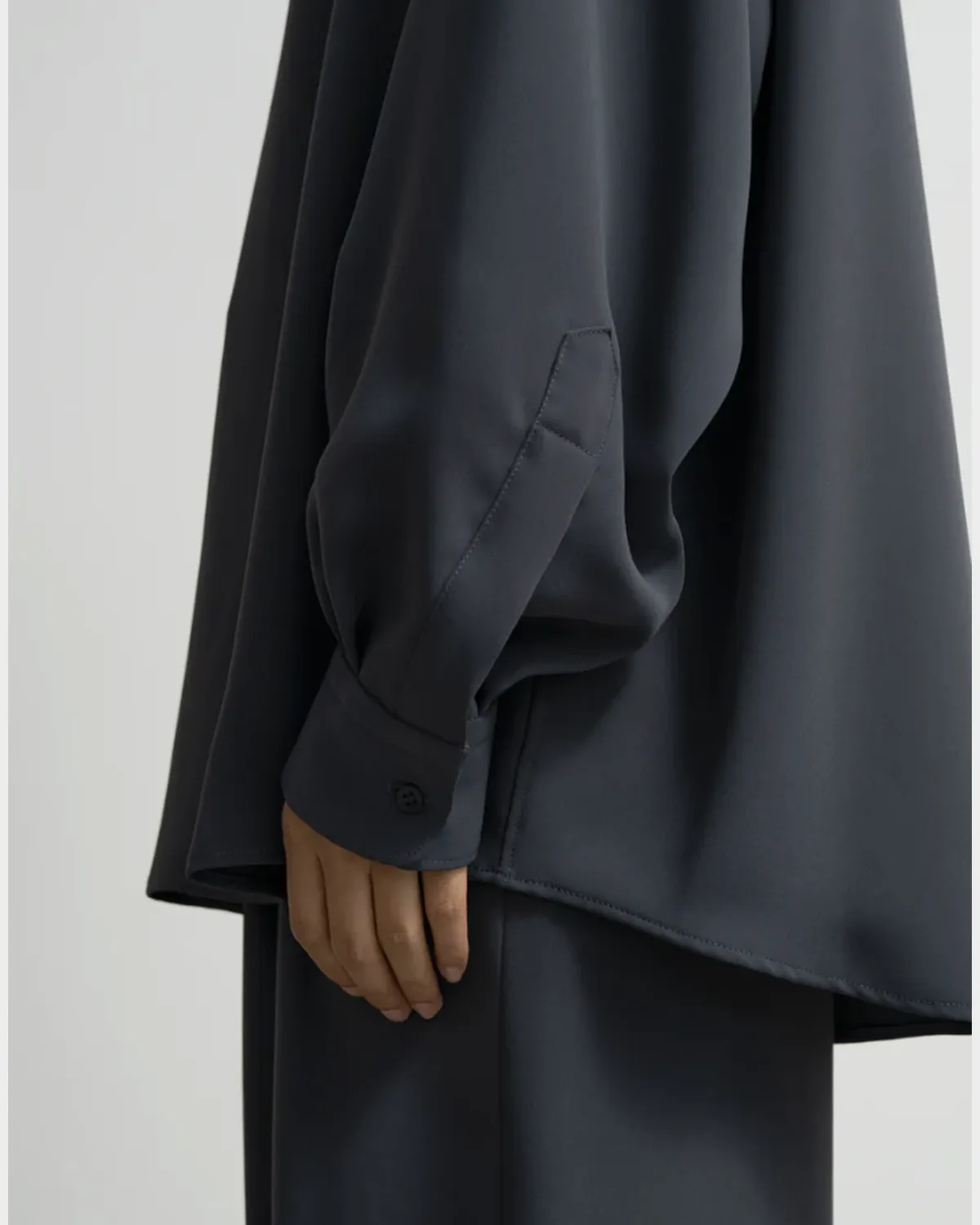 Graphpaper / Satin Oversized Band Collar Shirt (GL263-50094B)