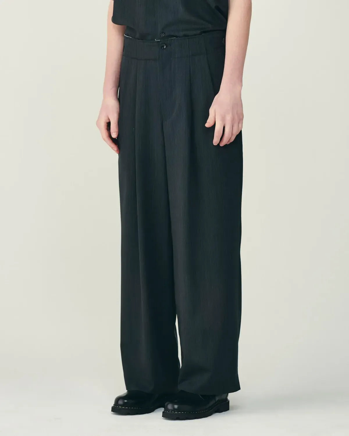 marka / Wool High Twist Tropical / Two Tuck Military Trousers (M26B08PT02C)