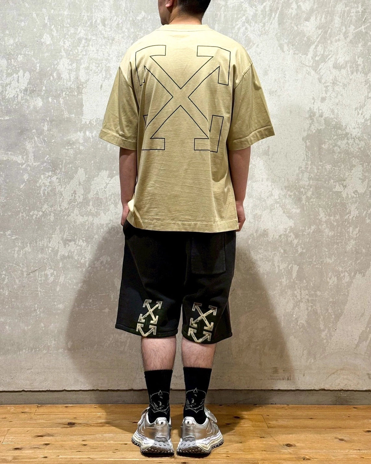 Off-White™ / BANKNOTE ARROW SKATE S/S TEE (OMAS25-RTW0056)