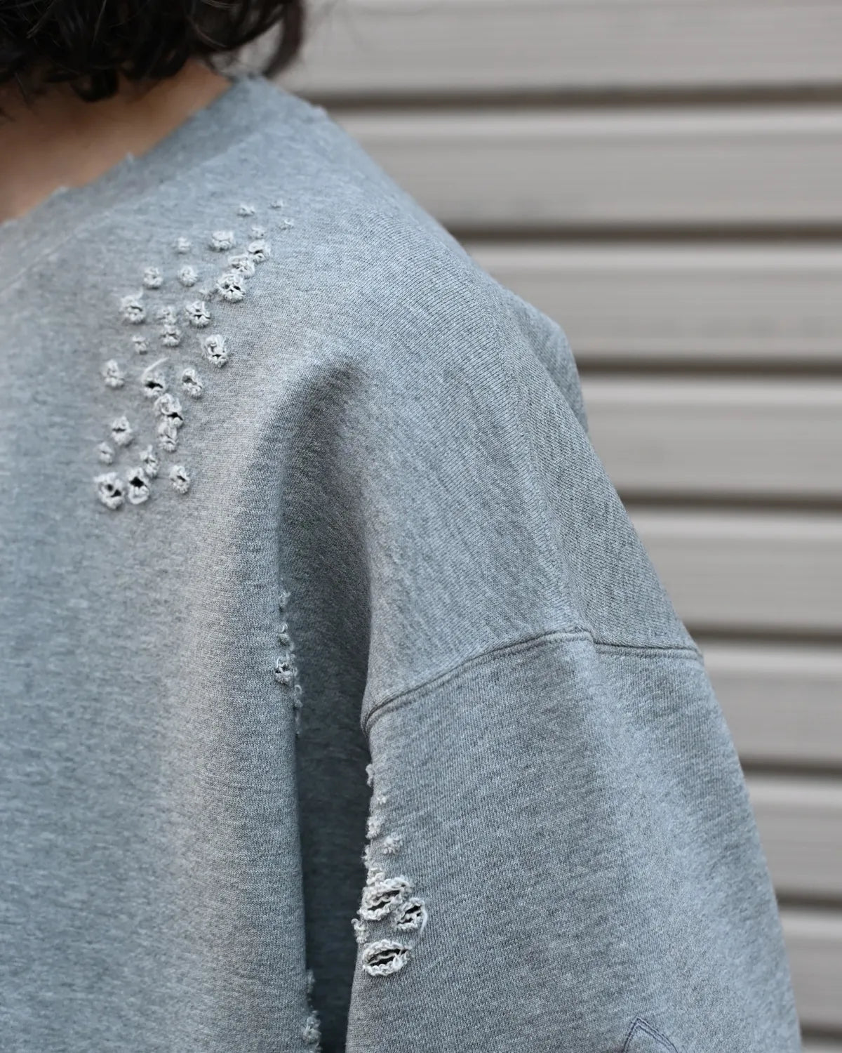 DELUXE / DELUXE × TIGHTBOOTH DAMAGE CREW SWEAT (26SD2718)