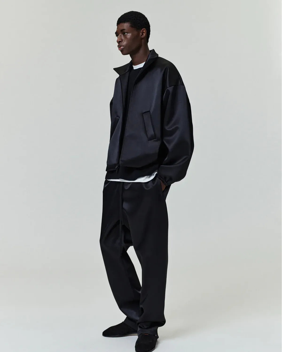 ESSENTIALS / BONDED SATIN ZIP UP BOMBER (202SP258070F)