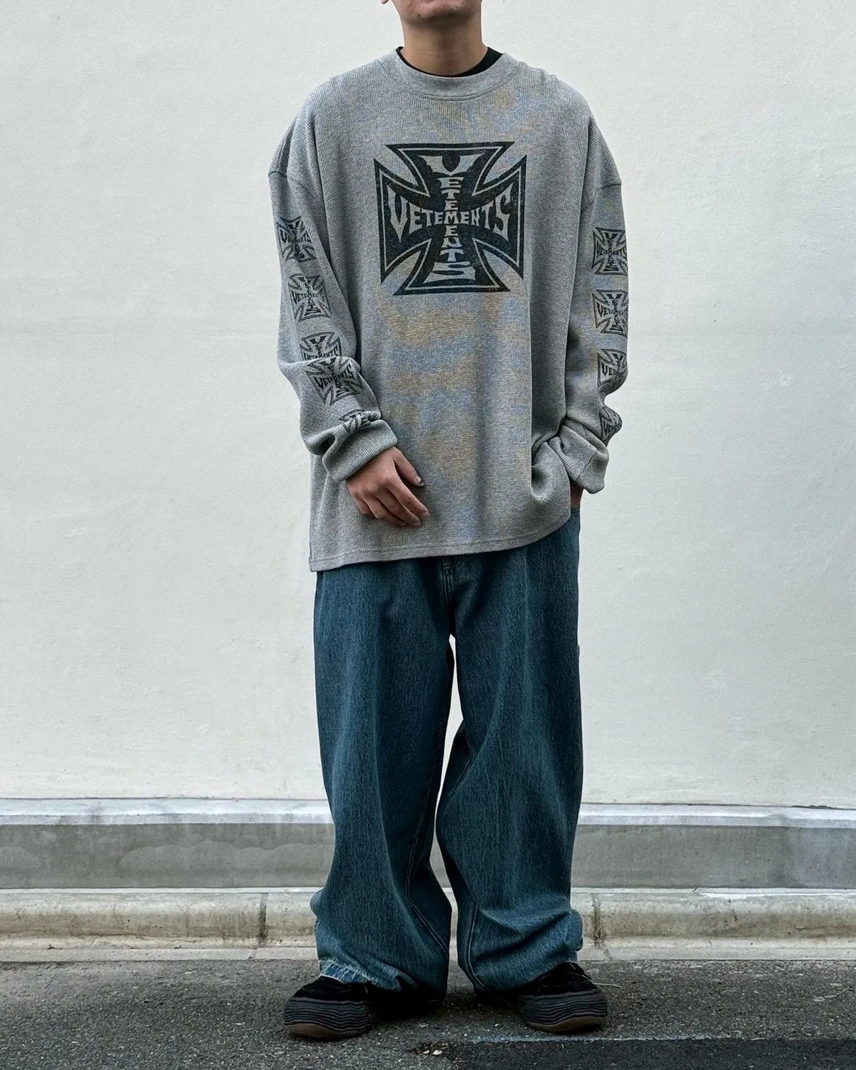 VETEMENTS / BIKER CROSS WAFFLE LONGSLEEVE (ME76LS181G)