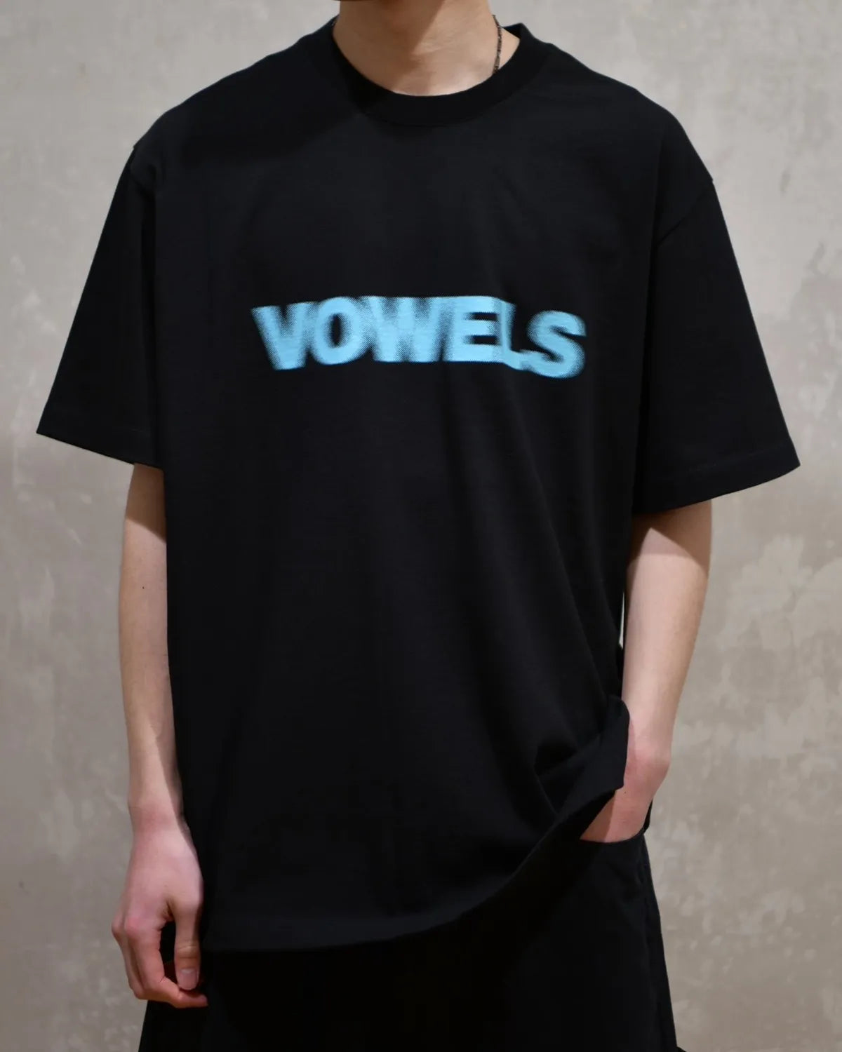 vowels / BLUR TEE (VO-26SS-T003)