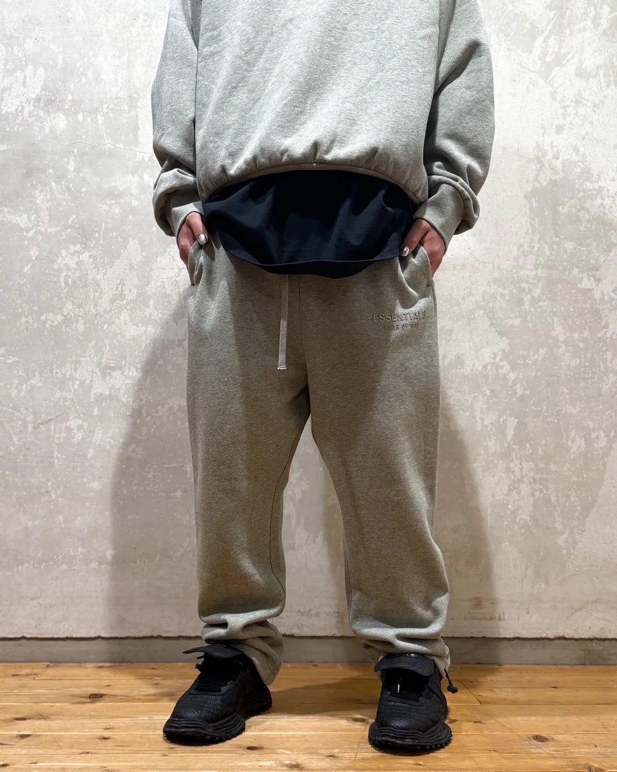 ESSENTIALS / RELAXED FLEECE SWEAT PANT (130SP258225F)