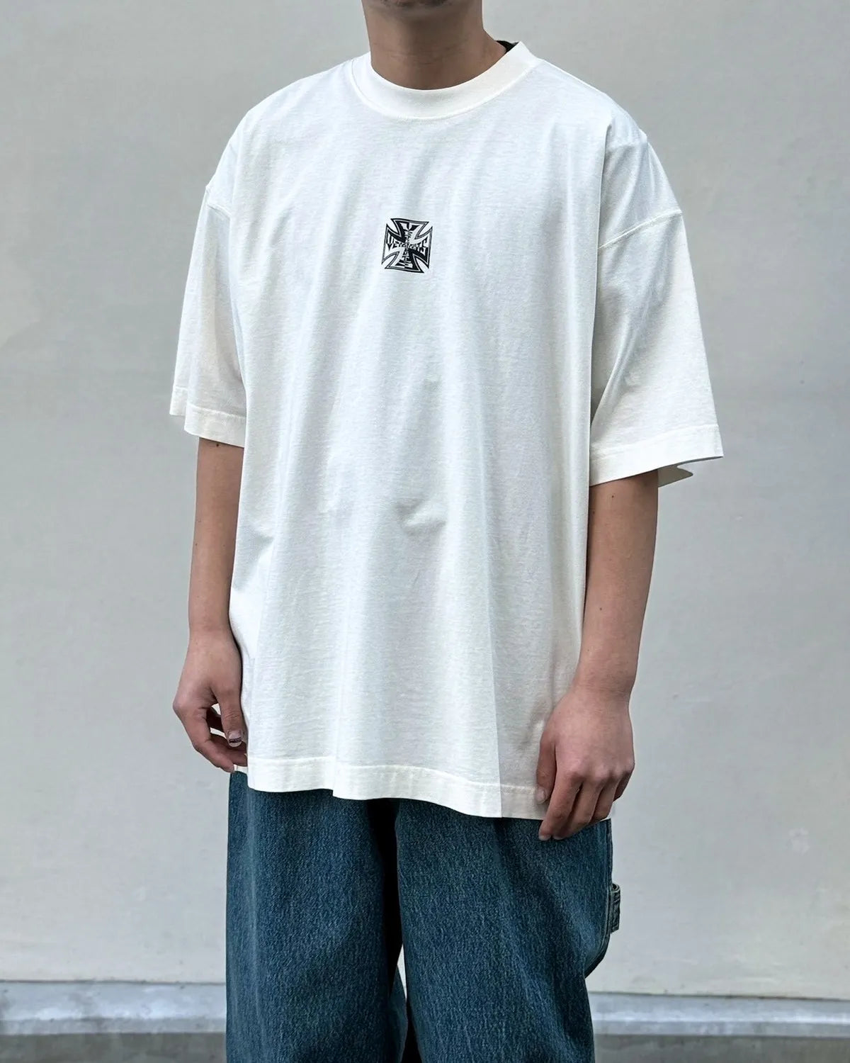 VETEMENTS / BIKER CROSS LOGO T-SHIRT (ME76TR162B)