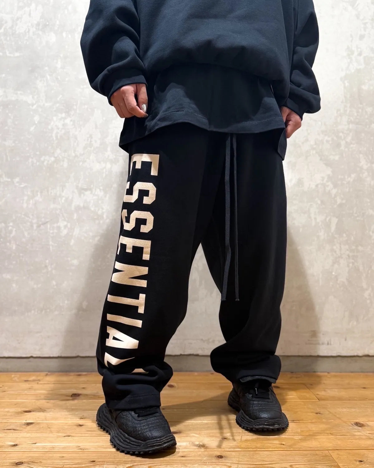 ESSENTIALS/HOODIE