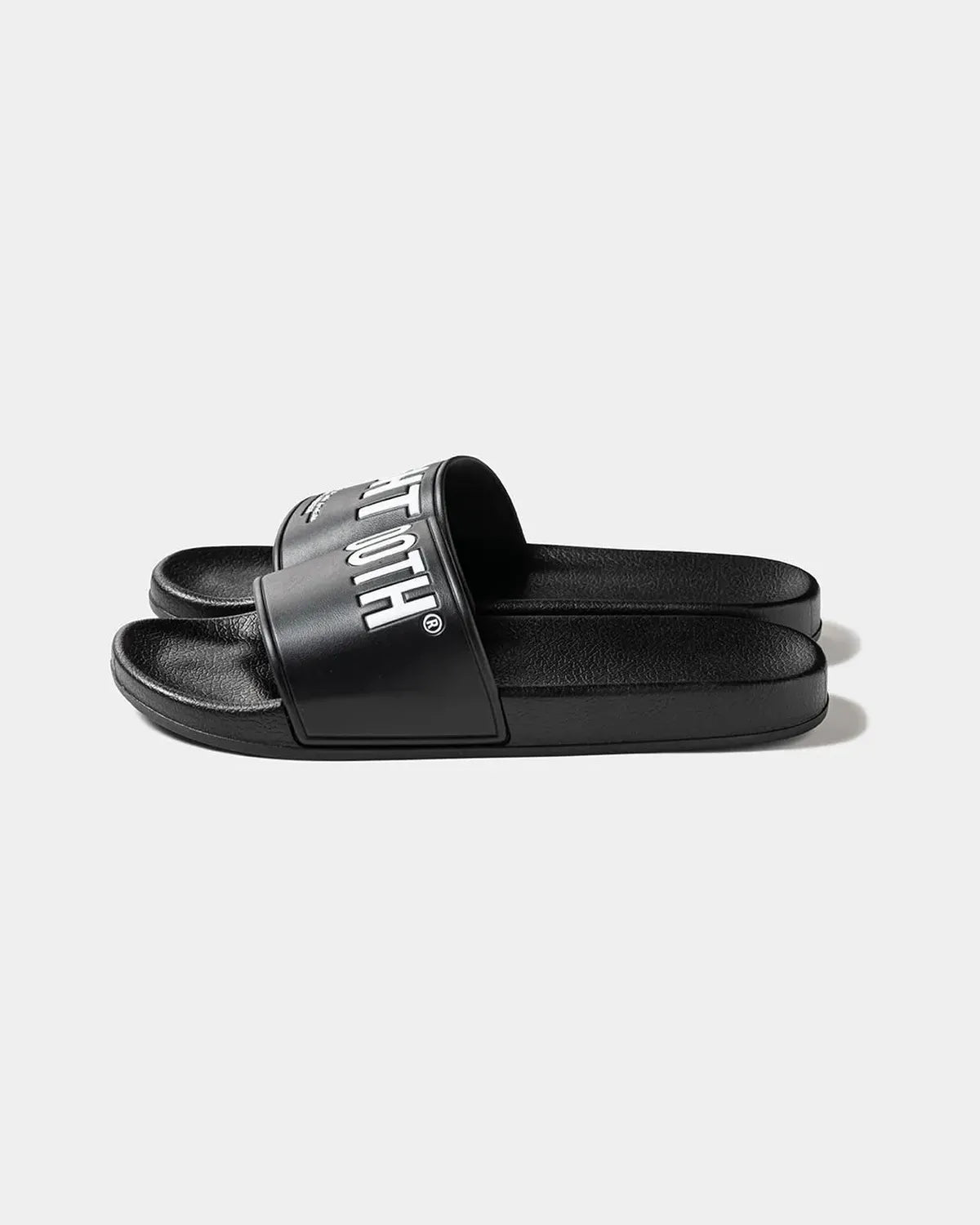 TIGHTBOOTH / BIG LABEL SLIDE SANDAL (SU26-A09)