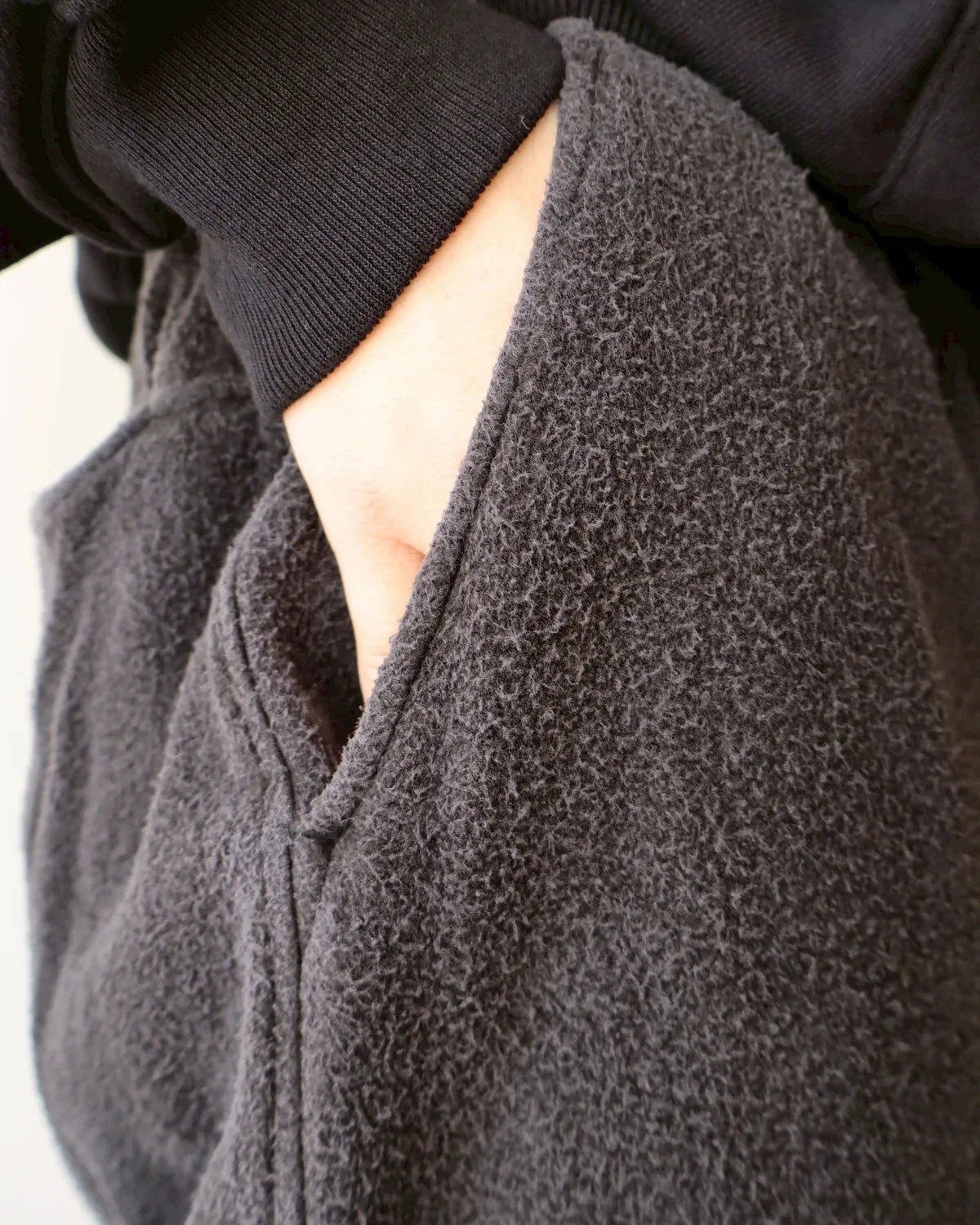 COMOLI / フリース ドローストリングパンツ (C03-05013)