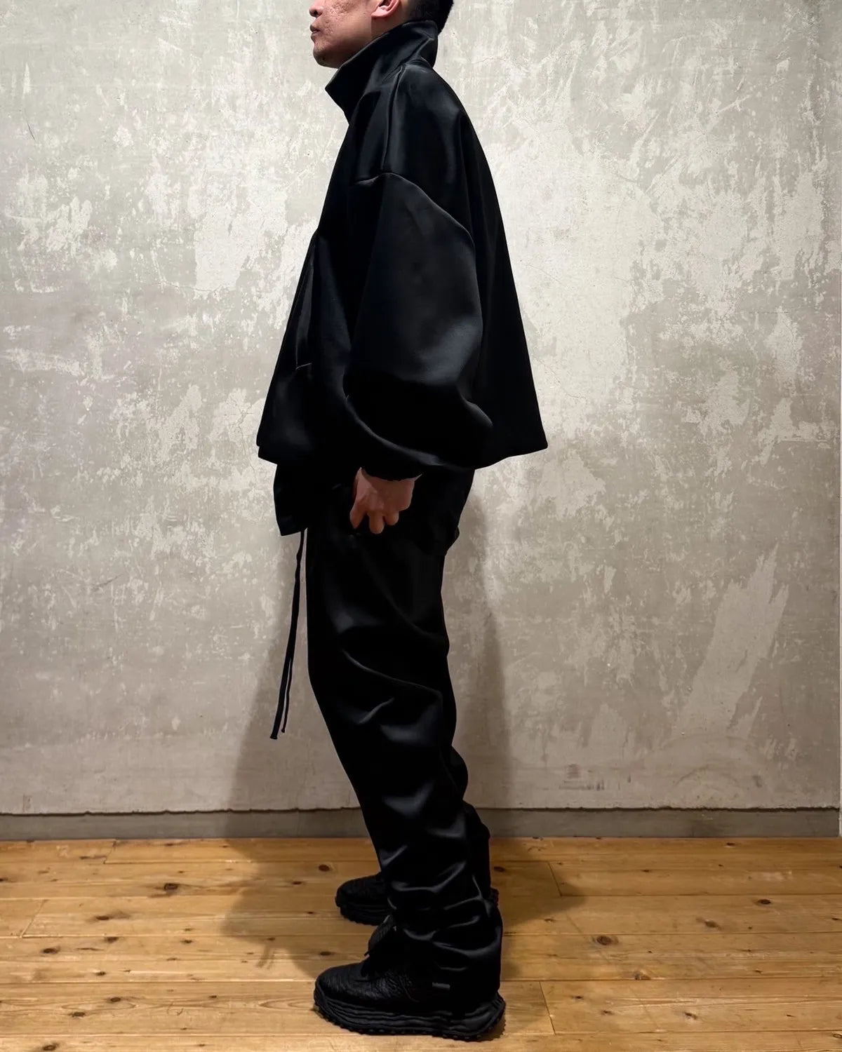 ESSENTIALS / BONDED SATIN ZIP UP BOMBER (202SP258070F)