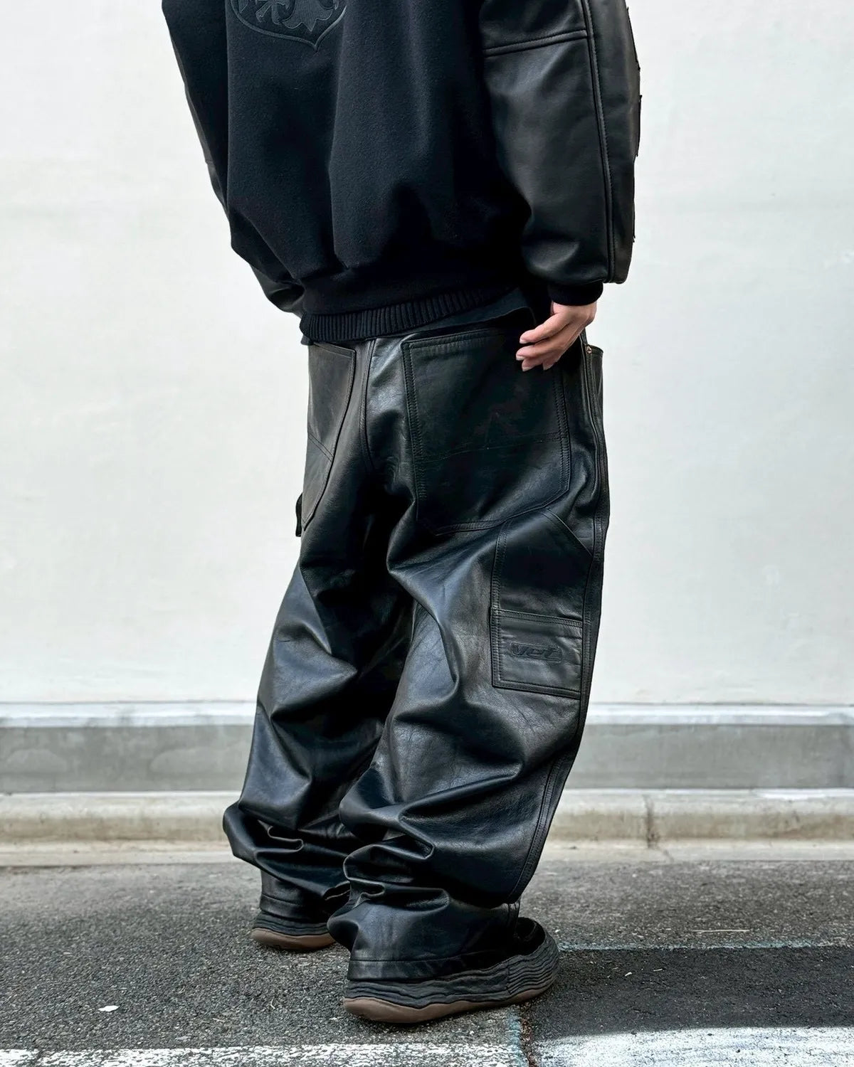 VETEMENTS / LEATHER HIP-HOP PANTS (ME76LP018B)
