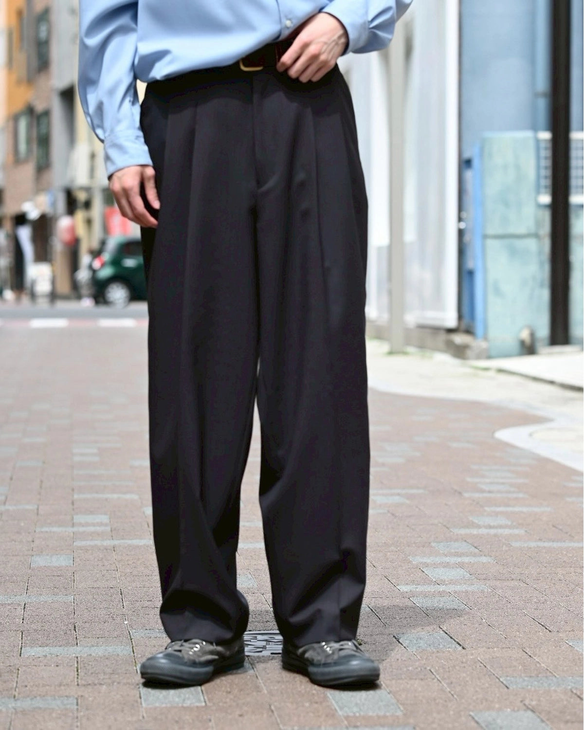 MARKAWARE / CLASSIC FIT DOUBLE PLEATED TROUSERS (A25A11PT01C)