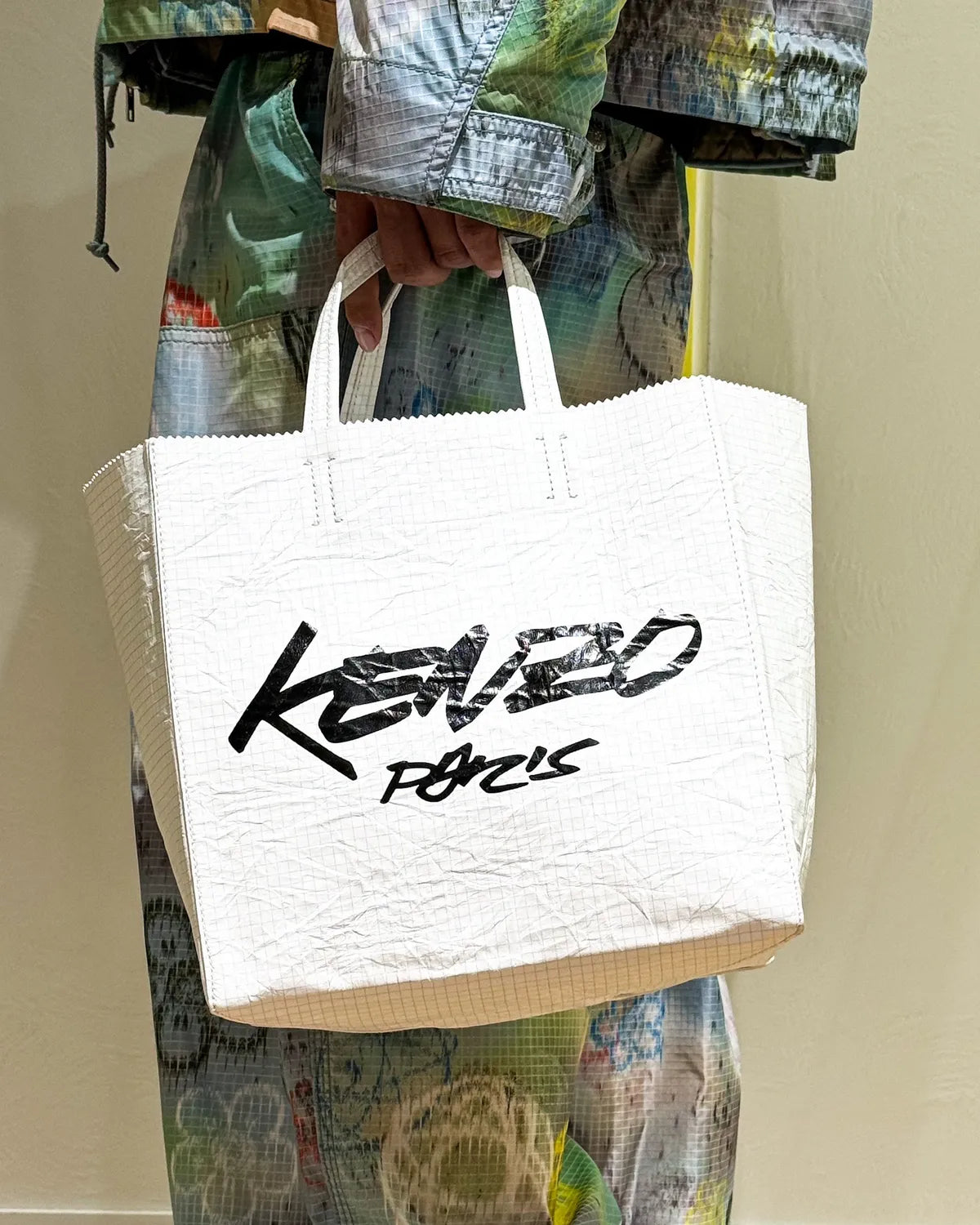 KENZO / × Futura 2000' small tote bag 'Kenzo Paper' in leather (FF62SA110L07)